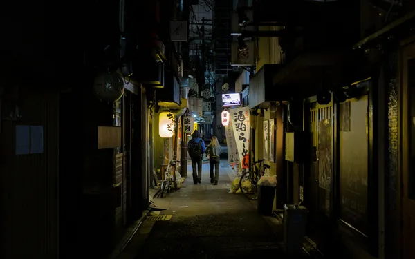 《她是他的AI情人，而我，是他現實中的溫度》